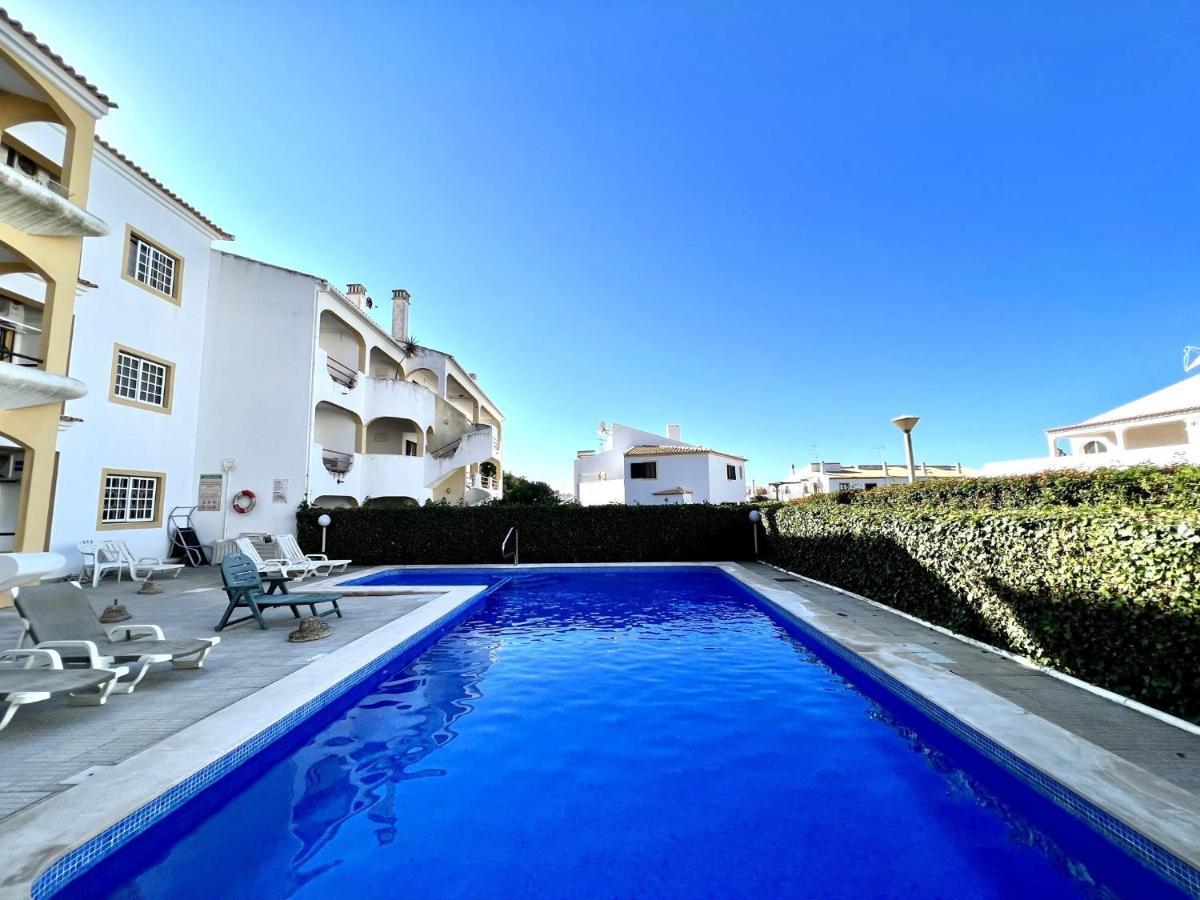 Quarteira Classic 1 With Pool By Homing المظهر الخارجي الصورة